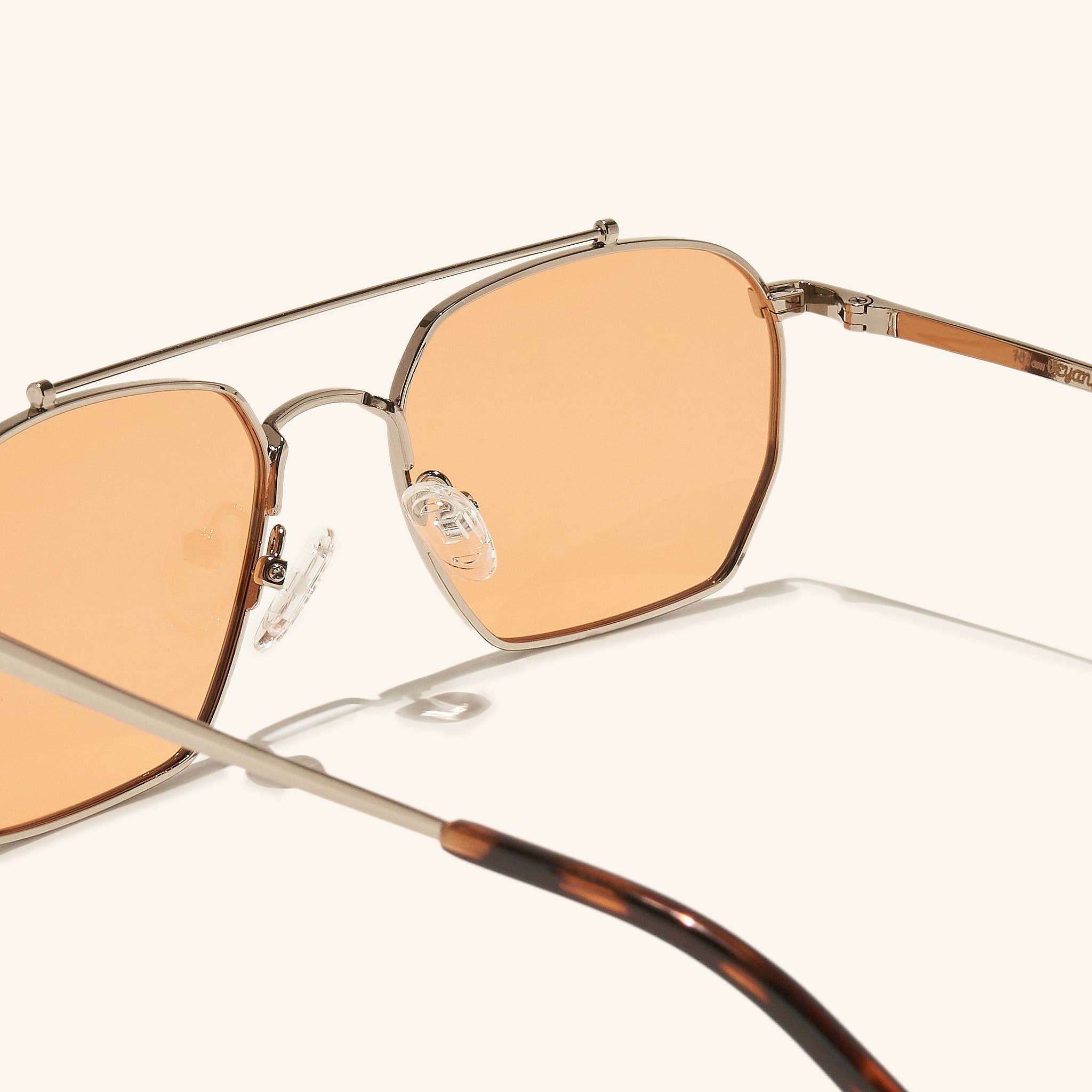 lente de sol#es:color_marron,en:color_brown,it:colore_marrone