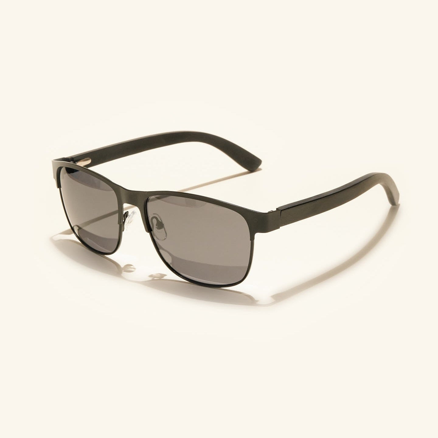 gafas de sol#es:color_negro,en:color_black,it:colore_nero