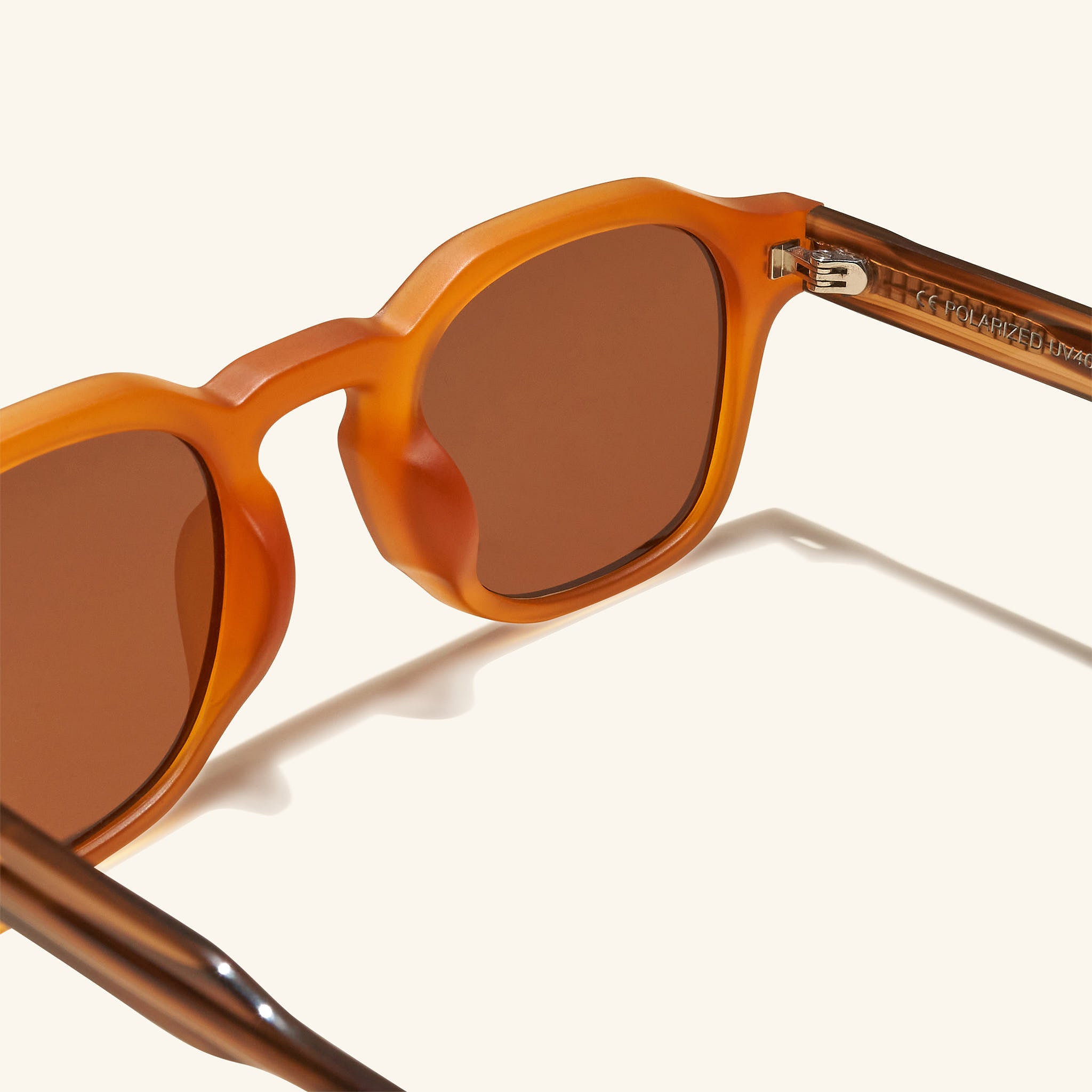 lente de sol#es:color_marron,en:color_brown,it:colore_marrone