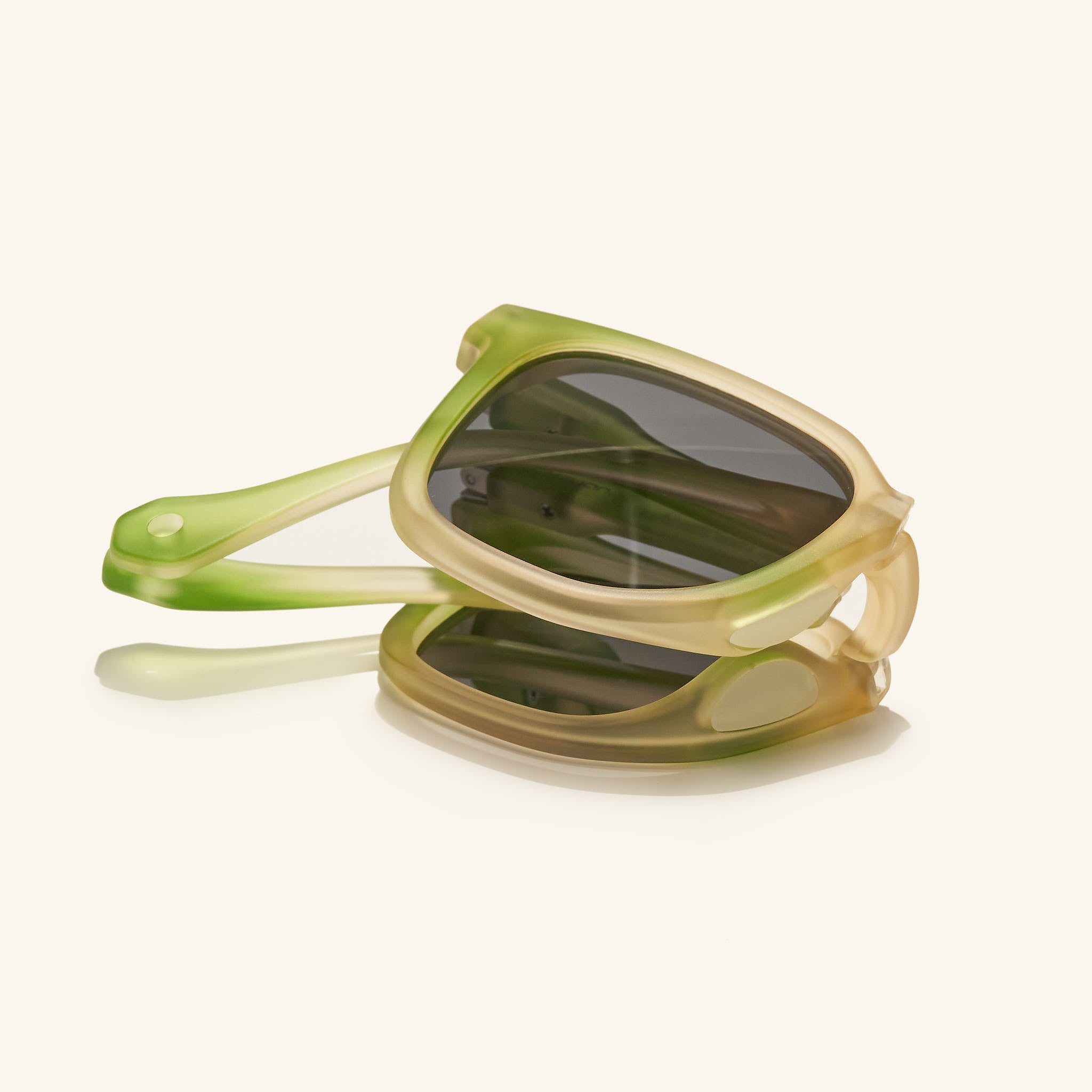 gafas de sol redondas#es:color_verde,en:color_green,it:colore_verde