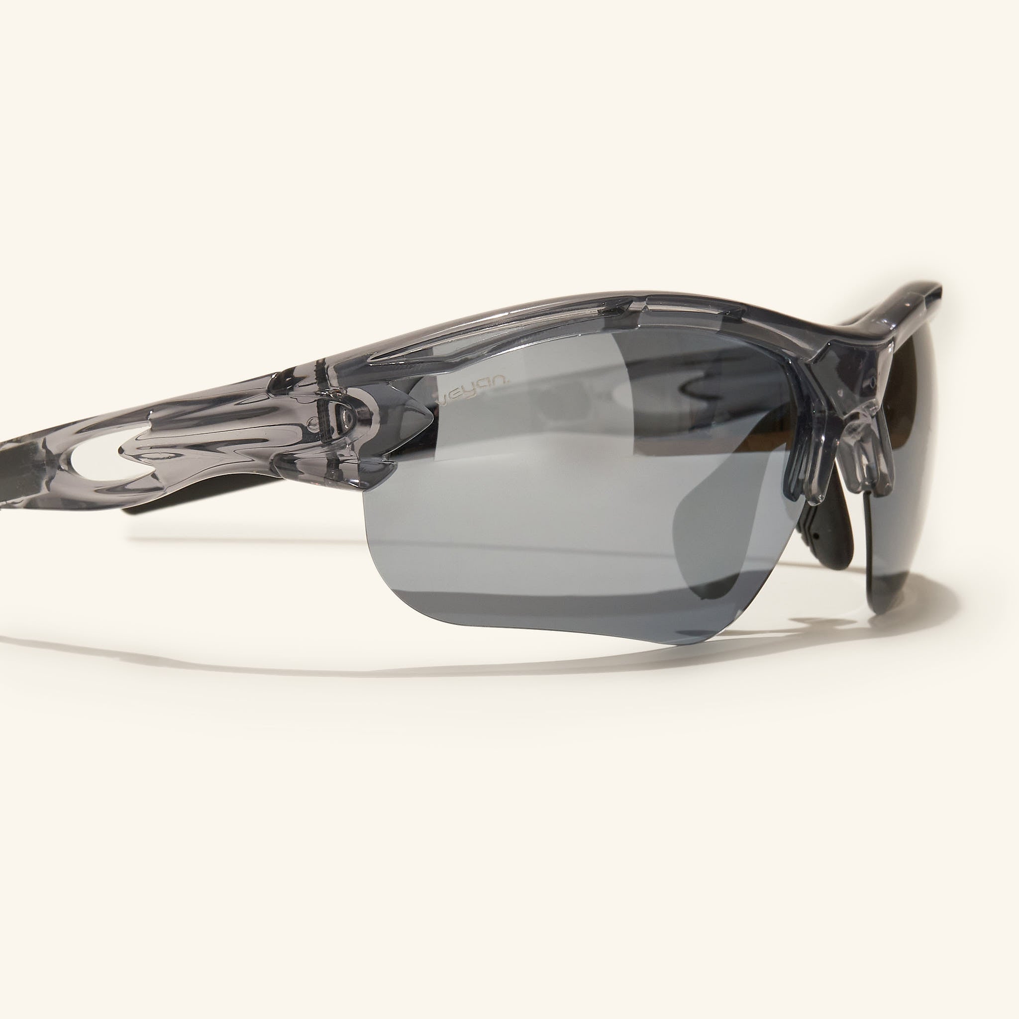 gafas de sol mujer#es:color_gris,en:color_gray,it:colore_grigio