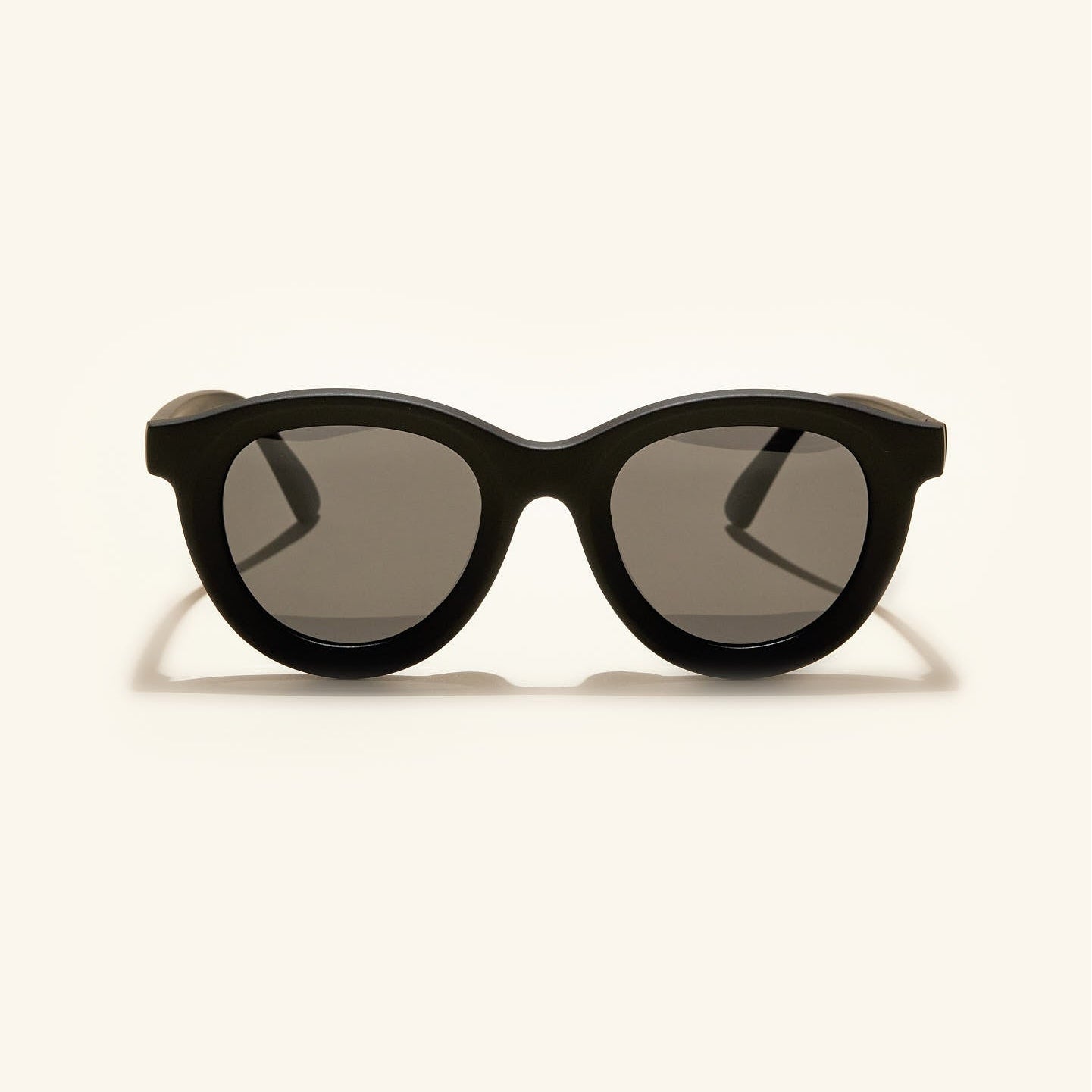 gafas de sol#es:color_negro,en:color_black,it:colore_nero