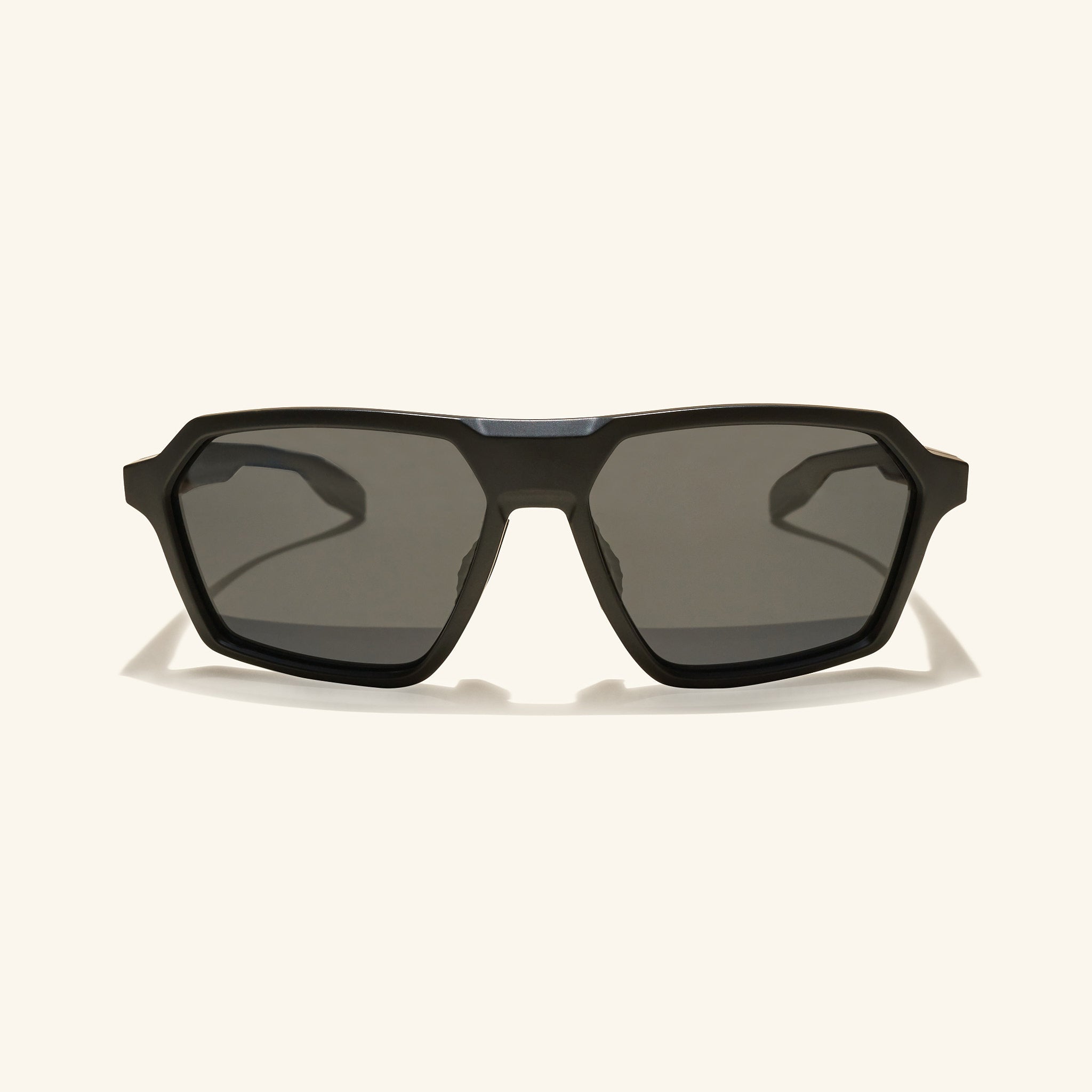 gafas de sol#es:color_negro,en:color_black,it:colore_nero