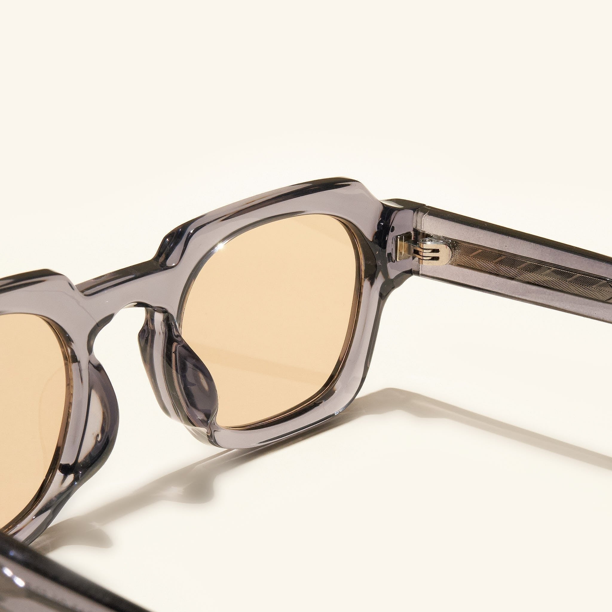 gafas de sol mujer#es:color_gris,en:color_gray,it:colore_grigio