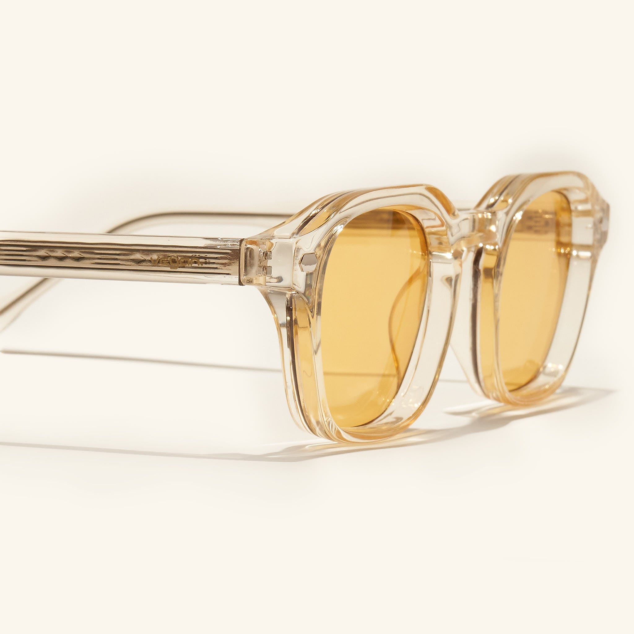 gafa de sol#es:color_amarillo,en:color_yellow,it:colore_giallo